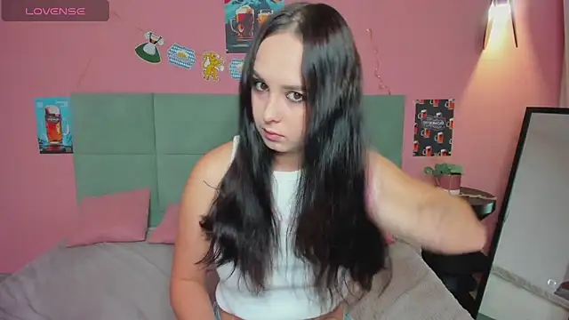 Snapshot of BeatriceReeves chatting on October 2, 1:01 am BeatriceReeves online show from October 2, 1:01 am