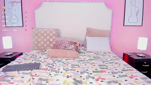 aggy castel online show from December 15, 1:59 pm