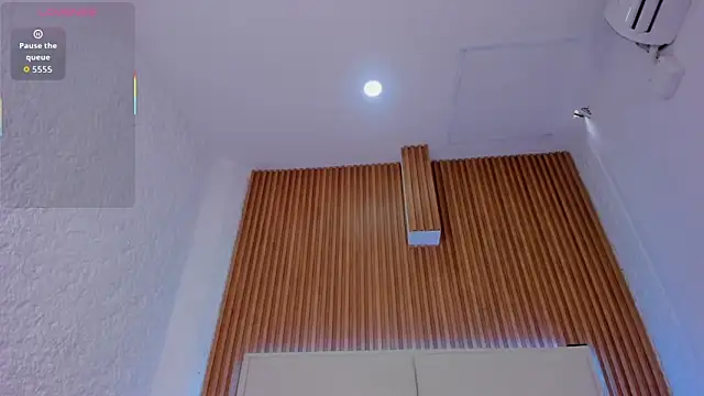 aggy castel online show from January 13, 4:12 pm