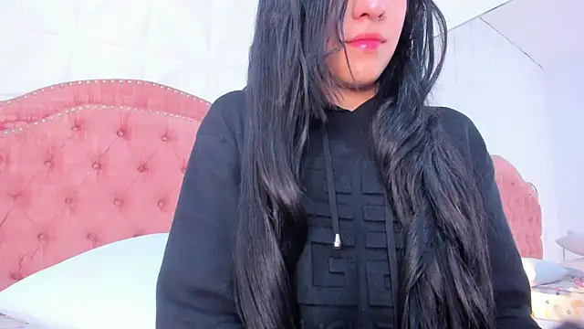 aggy castel online show from March 7, 5:21 pm