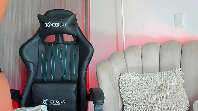 Snapshot of Tamaraa_Serra chatting on October 2, 6:15 pm Tamaraa Serra online show from October 2, 6:15 pm