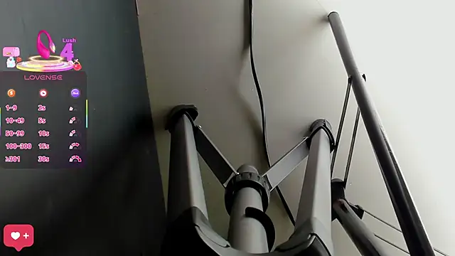 Snapshot of Tamaraa_Serra chatting on October 23, 12:59 pm Tamaraa Serra online show from October 23, 12:59 pm