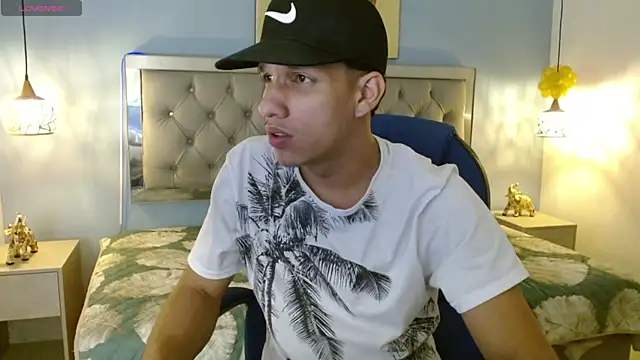 Snapshot of Jheidertwink chatting on January 5, 3:32 am Jheidertwink online show from January 5, 3:32 am