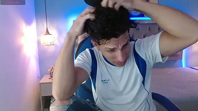 Snapshot of Jheidertwink chatting on February 15, 9:04 pm Jheidertwink online show from February 15, 9:04 pm