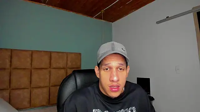 Snapshot of Jheidertwink chatting on September 20, 12:39 pm Jheidertwink online show from September 20, 12:39 pm