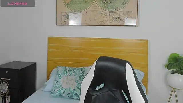 yaya23x online show from March 1, 12:12 pm