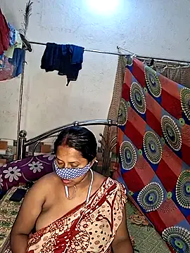 Snapshot of Real_Desi_Couple chatting on May 21, 6:26 pm Real Desi Couple online show from May 21, 6:26 pm