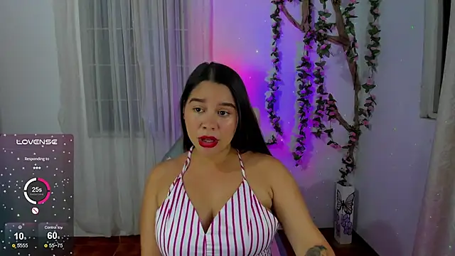 Snapshot of Eily__ chatting on January 1, 1:04 am Eily online show from January 1, 1:04 am