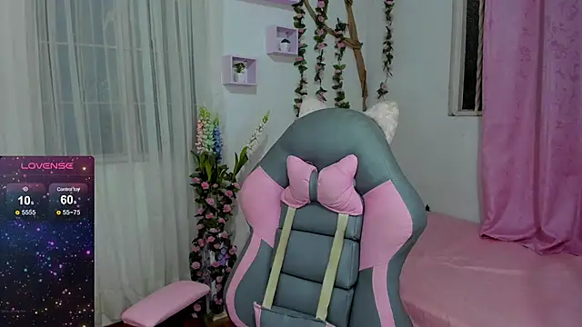 Snapshot of Eily__ chatting on February 16, 2:31 am Eily online show from February 16, 2:31 am