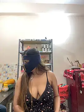 HoneyBearCpl online show from February 8, 4:14 pm