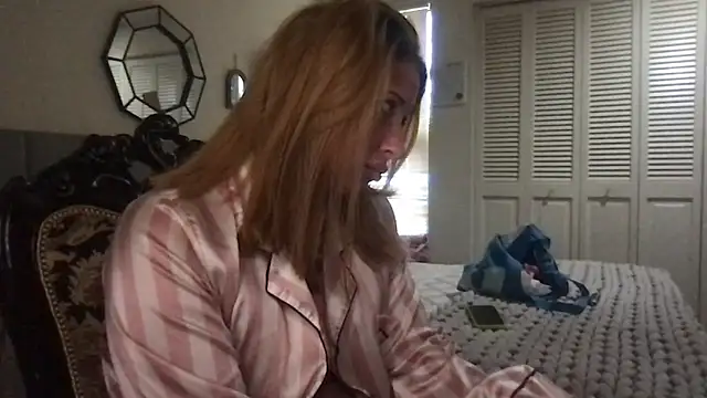 megansweetfromthevalley online show from March 4, 10:38 pm