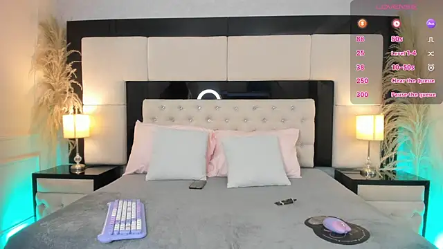 CarlaRossi  online show from March 5, 7:54 pm