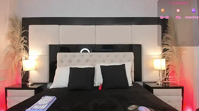 CarlaRossi  online show from March 11, 7:42 pm