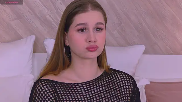 Snapshot of EllieHayes chatting on February 23, 10:31 pm EllieHayes online show from February 23, 10:31 pm