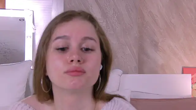 Snapshot of EllieHayes chatting on September 21, 5:14 pm EllieHayes online show from September 21, 5:14 pm