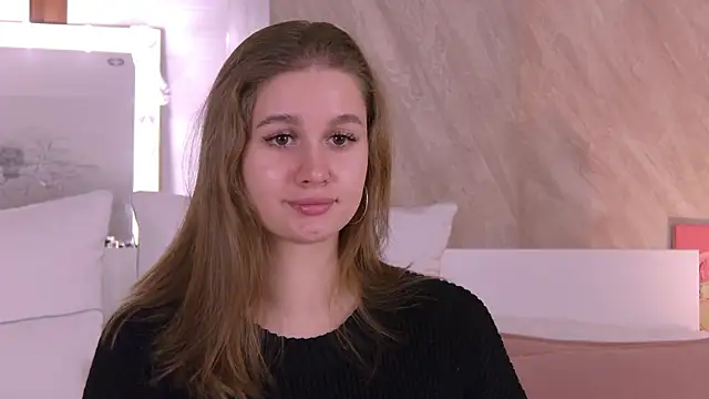 Snapshot of EllieHayes chatting on November 17, 6:24 pm EllieHayes online show from November 17, 6:24 pm