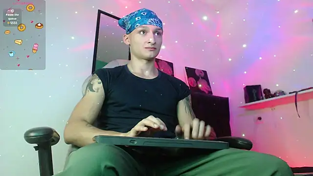 arthurphoenix  online show from December 9, 2:45 am