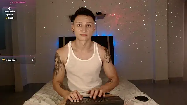 arthurphoenix  online show from December 29, 7:50 am