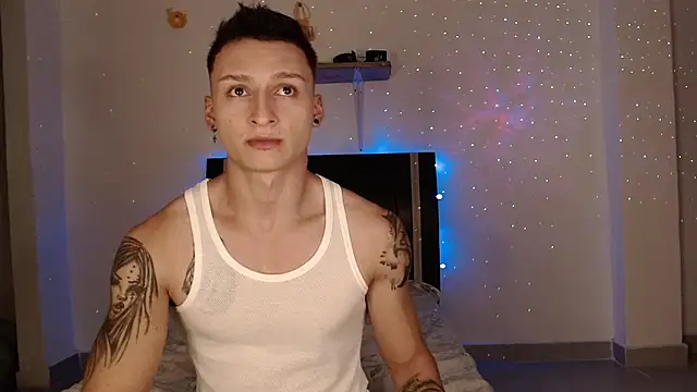 arthurphoenix  online show from January 17, 2:29 am