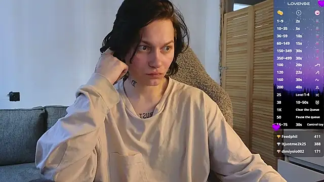 esajukyy online show from March 31, 10:15 am