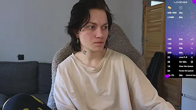 esajukyy online show from April 15, 5:03 am