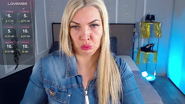 Snapshot of lissa_voxx chatting on January 7, 6:03 pm lissa voxx online show from January 7, 6:03 pm