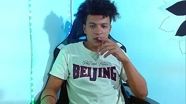 Snapshot of Black_Diamon_ chatting on January 31, 9:05 am Black Diamon online show from January 31, 9:05 am