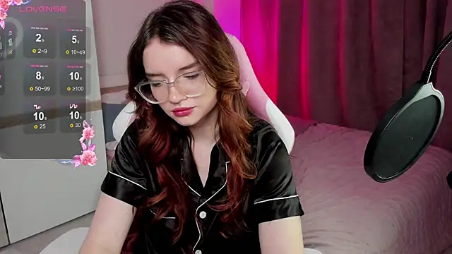 Sonya Glen online show from February 11, 8:31 pm