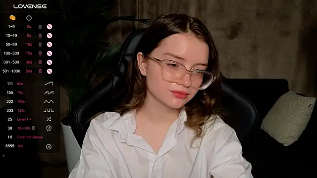 Sonya Glen online show from September 19, 10:10 pm