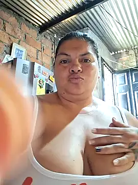 Snapshot of chubby_sexy_big_tits chatting on October 19, 12:17 pm chubby sexy big tits online show from October 19, 12:17 pm
