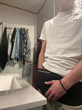 Snapshot of Jamie_2006 chatting on December 9, 4:26 pm Jamie 2006 online show from December 9, 4:26 pm