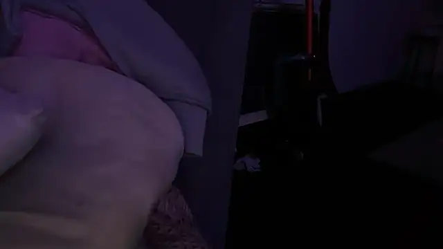 Snapshot of houy111111 chatting on October 3, 9:56 pm houy111111 online show from October 3, 9:56 pm