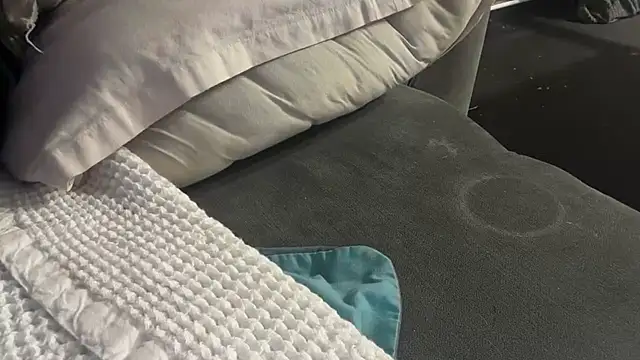 Snapshot of houy111111 chatting on October 25, 6:02 pm houy111111 online show from October 25, 6:02 pm