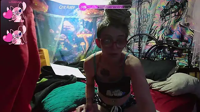 Snapshot of Stonermama666420 chatting on February 4, 2:39 am Stonermama666420 online show from February 4, 2:39 am