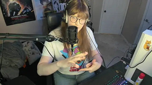 Snapshot of HannahCastle96 chatting on November 19, 10:32 pm HannahCastle96 online show from November 19, 10:32 pm