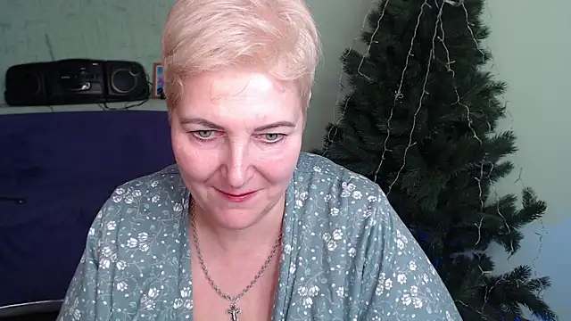 Snapshot of Sandra_Snow chatting on December 27, 1:11 am Sandra Snow online show from December 27, 1:11 am