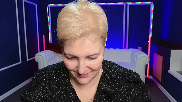 Snapshot of Sandra_Snow chatting on December 27, 3:26 pm Sandra Snow online show from December 27, 3:26 pm