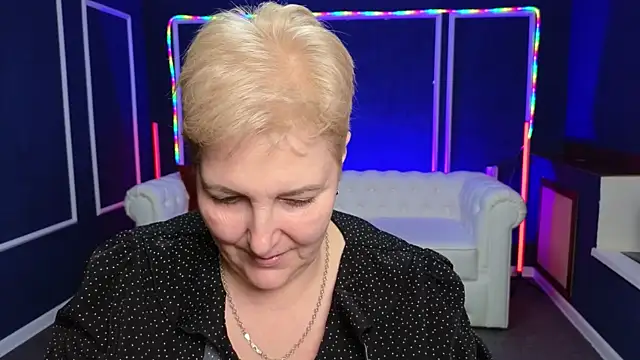 Snapshot of Sandra_Snow chatting on December 27, 9:43 pm Sandra Snow online show from December 27, 9:43 pm