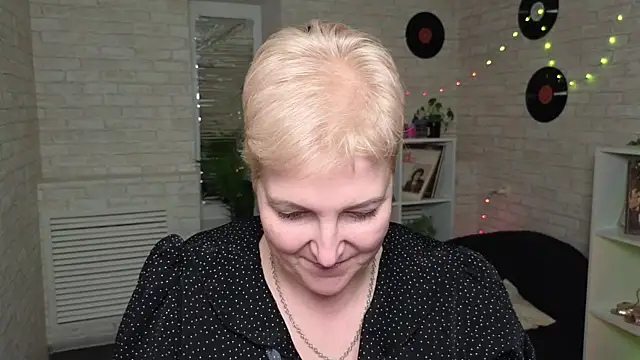 Snapshot of Sandra_Snow chatting on December 29, 11:08 pm Sandra Snow online show from December 29, 11:08 pm