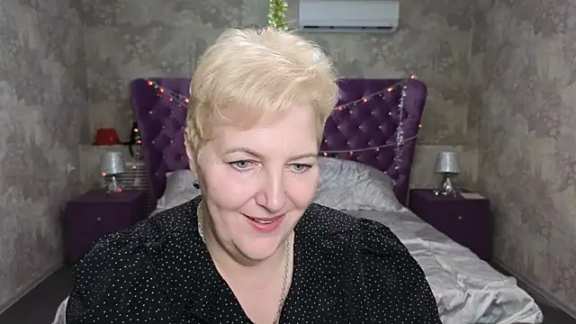 Snapshot of Sandra_Snow chatting on January 16, 5:44 pm Sandra Snow online show from January 16, 5:44 pm