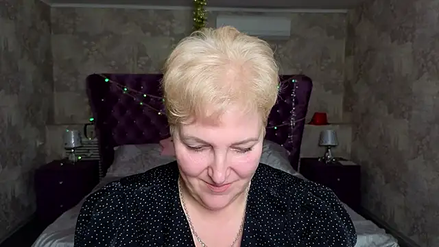 Snapshot of Sandra_Snow chatting on January 17, 2:18 pm Sandra Snow online show from January 17, 2:18 pm