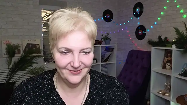 Snapshot of Sandra_Snow chatting on January 22, 2:35 pm Sandra Snow online show from January 22, 2:35 pm
