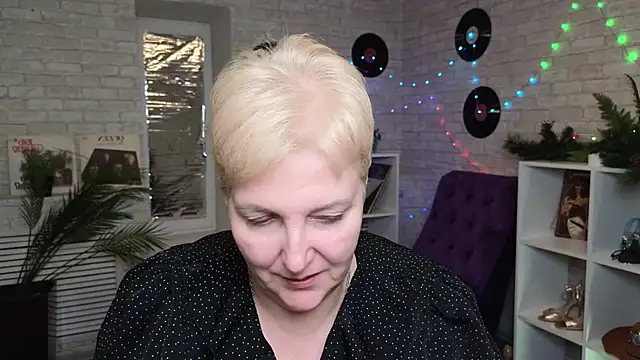 Snapshot of Sandra_Snow chatting on January 22, 5:38 pm Sandra Snow online show from January 22, 5:38 pm