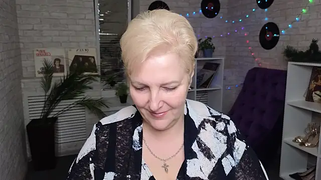 Snapshot of Sandra_Snow chatting on January 28, 2:31 pm Sandra Snow online show from January 28, 2:31 pm
