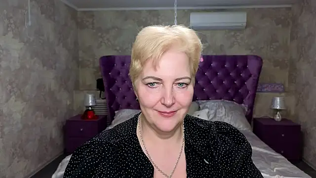 Snapshot of Sandra_Snow chatting on February 1, 5:16 pm Sandra Snow online show from February 1, 5:16 pm