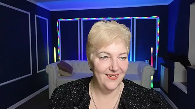 Snapshot of Sandra_Snow chatting on February 6, 2:26 pm Sandra Snow online show from February 6, 2:26 pm