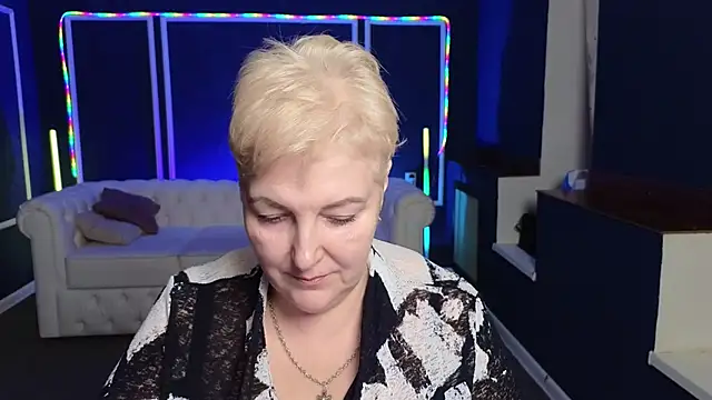 Snapshot of Sandra_Snow chatting on February 8, 2:27 pm Sandra Snow online show from February 8, 2:27 pm