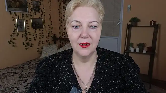 Snapshot of Sandra_Snow chatting on February 11, 3:18 pm Sandra Snow online show from February 11, 3:18 pm