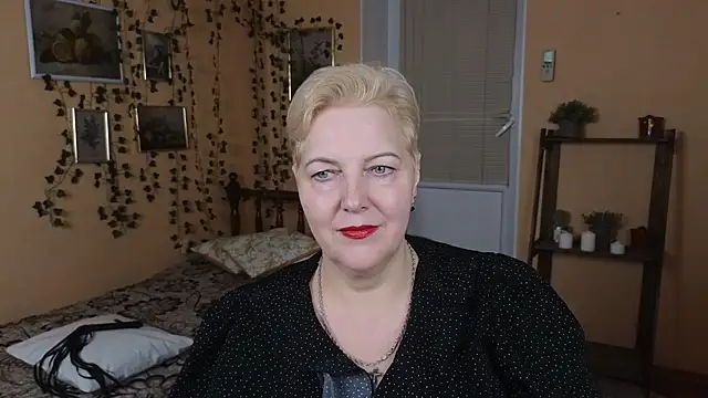 Snapshot of Sandra_Snow chatting on February 11, 6:22 pm Sandra Snow online show from February 11, 6:22 pm