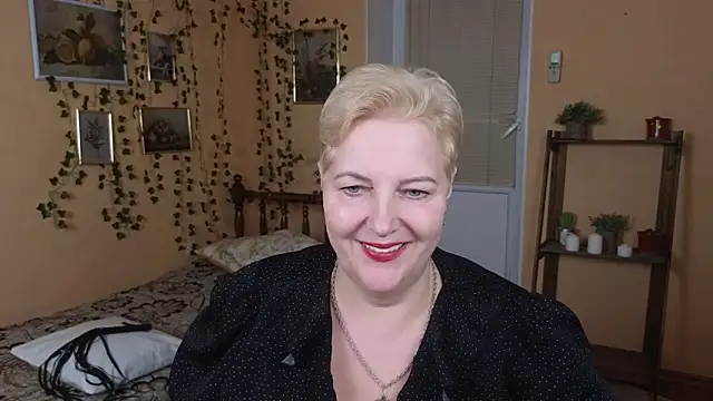 Snapshot of Sandra_Snow chatting on February 11, 9:25 pm Sandra Snow online show from February 11, 9:25 pm